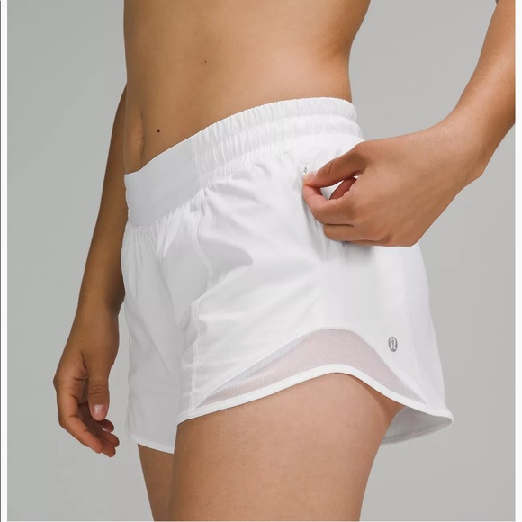 NWT ✨ Lululemon Hotty Hot Short LR 4in 💙 - Picture 2 of 7